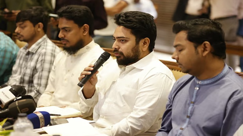 স্বৈরতান্ত্রিক ব্যবস্থার সব রাস্তা বন্ধ করেই সামনে...