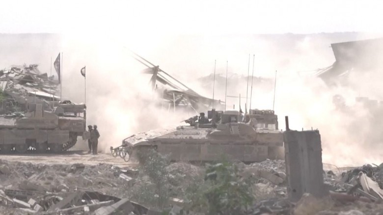 গাজায় বর্বরতার জেরে আত্মহত্যার চেষ্টা কর গাজায় বর্বরতার জেরে আত্মহত্যার চেষ্টা কর