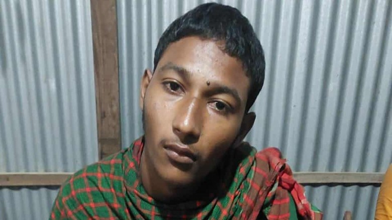 আধিপত্যের জেরে হোটেলে ঢুকে গুলি, নিহত ১...